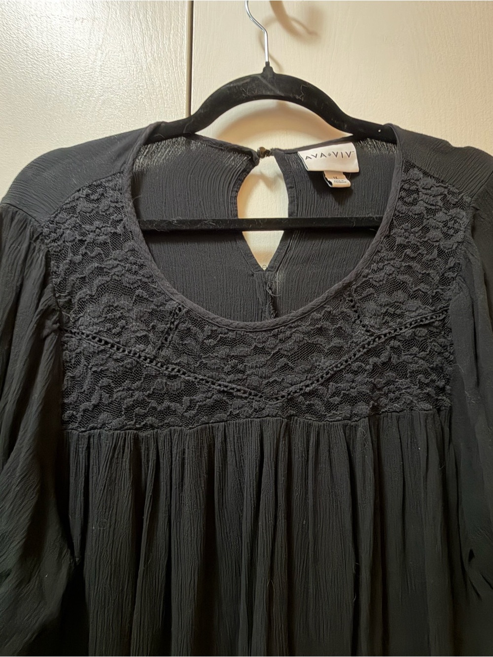 Ava & Viv Black Lace Yoke Peasant Style Top - Picture 2 of 8